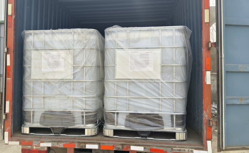 瑞振動(dòng)物疫苗專用白油發(fā)貨獸藥制劑工廠.jpg 瑞振動(dòng)物疫苗專用白油發(fā)貨獸藥制劑工廠.jpg